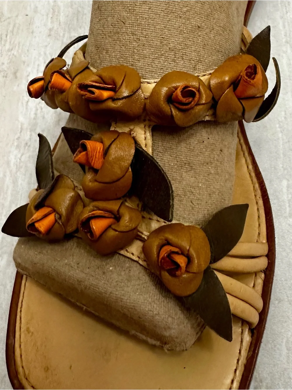 Cole Haan Resort Tan Brown Floral Rosettes Leather Slide Sandals Romantic Whimsy